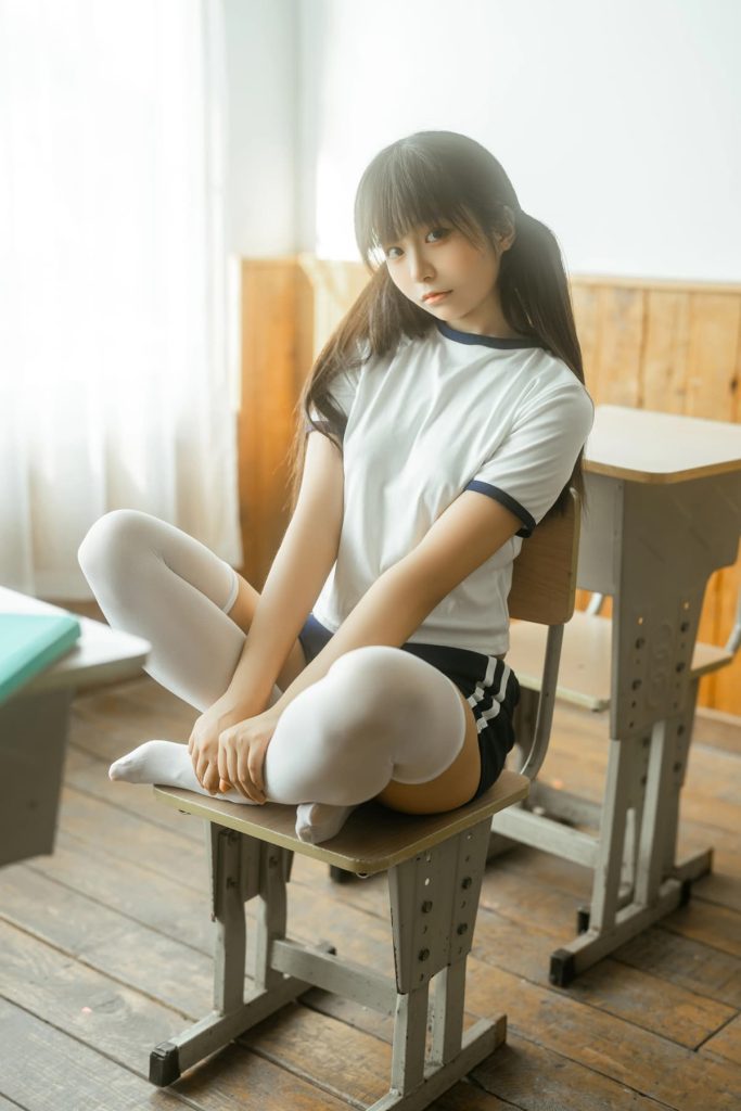 滕子京大王 NO.006 午后教室 [34P1V 625.0MB]